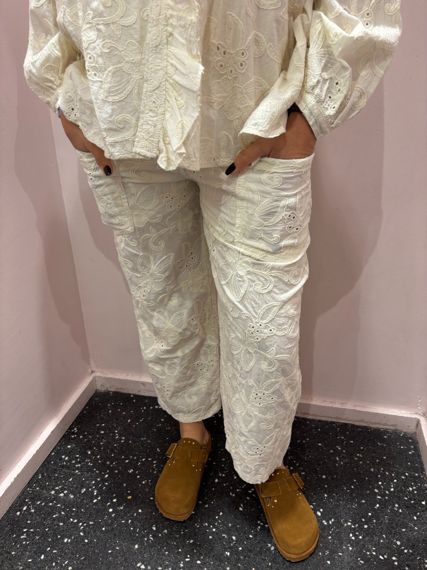 Pantalon broderies anglaises écrues Johanna