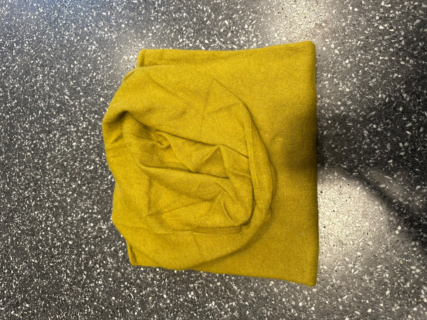 Pull à capuche en racoon et laine