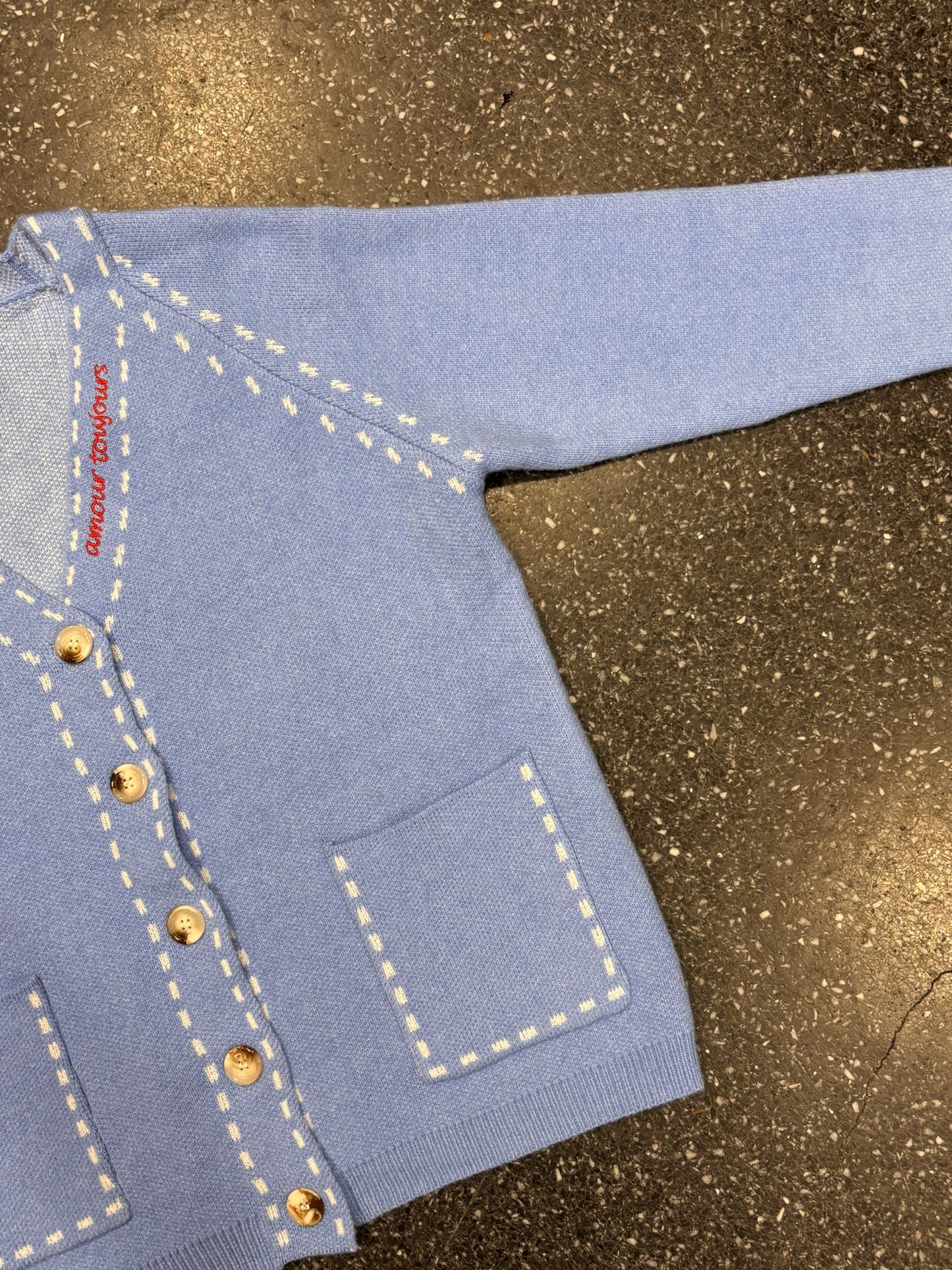 Gilet "Amour toujours" beige ou bleu ciel