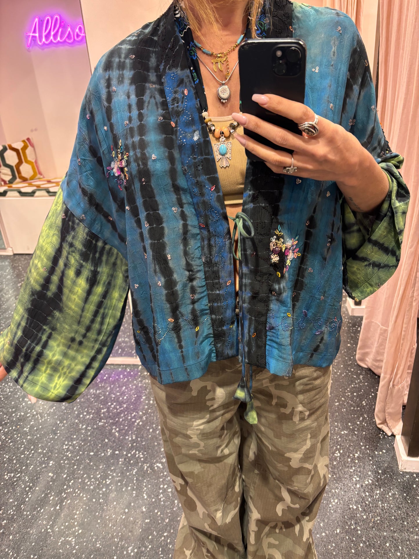 Kimono en soie et broderies