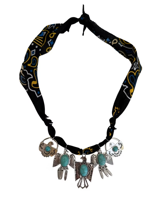 Collier bandana navajo – Accumulation de pendentifs Thunderbird