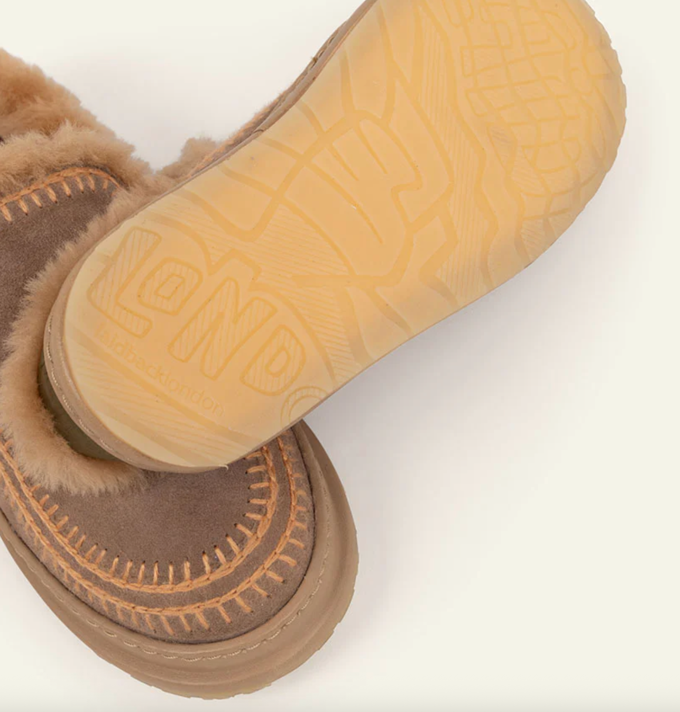 Sabots en daim taupe LAIDBACK LONDON