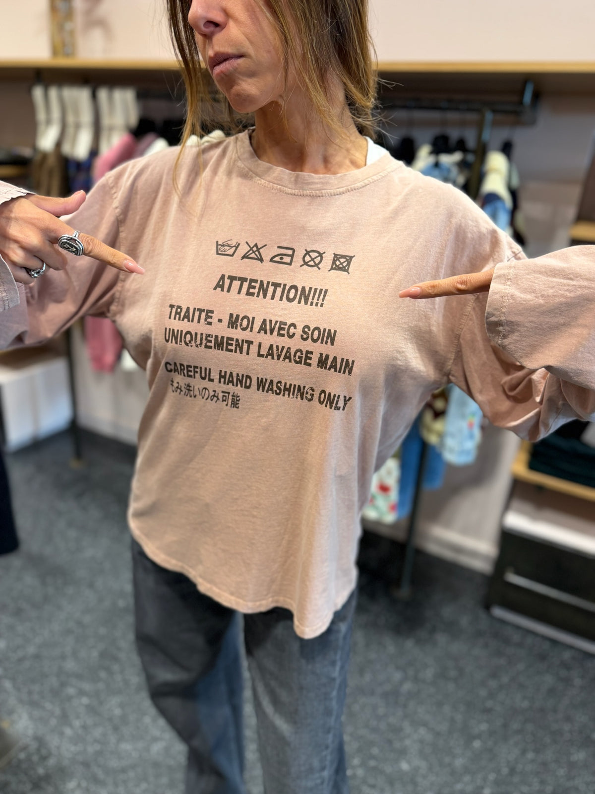 JOHANNA - T shirt délavé « Attention »