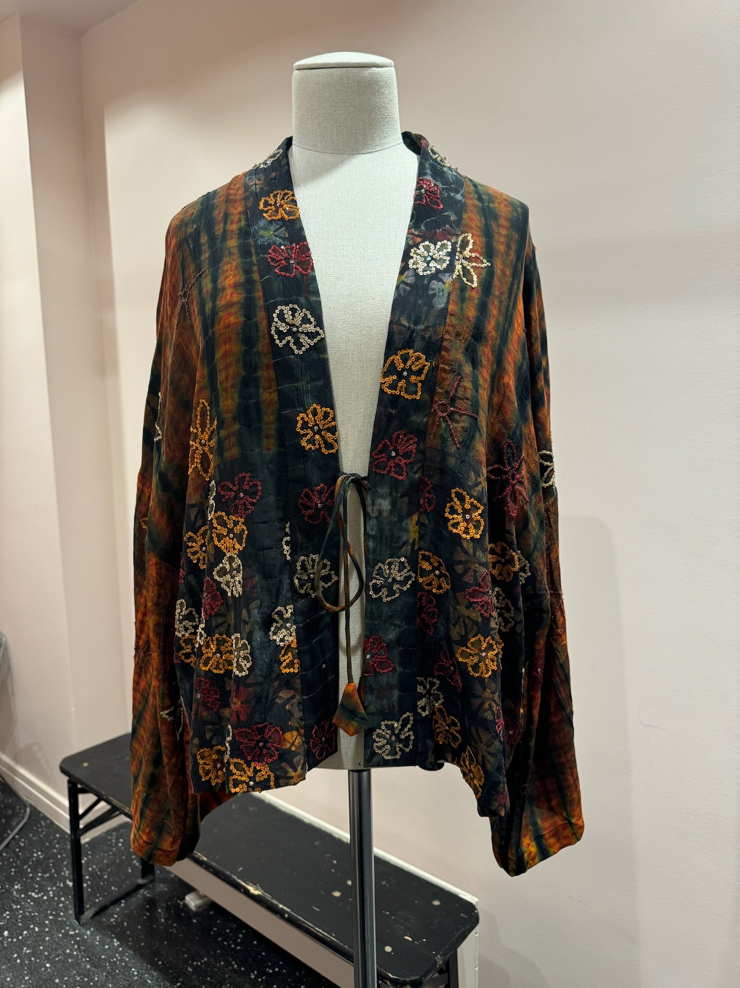 Kimono en soie et broderies