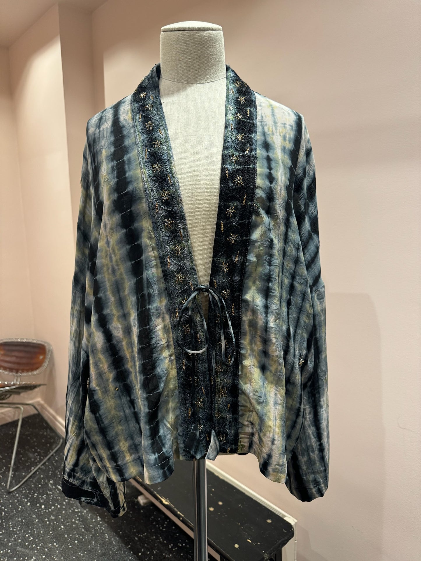Kimono en soie et broderies