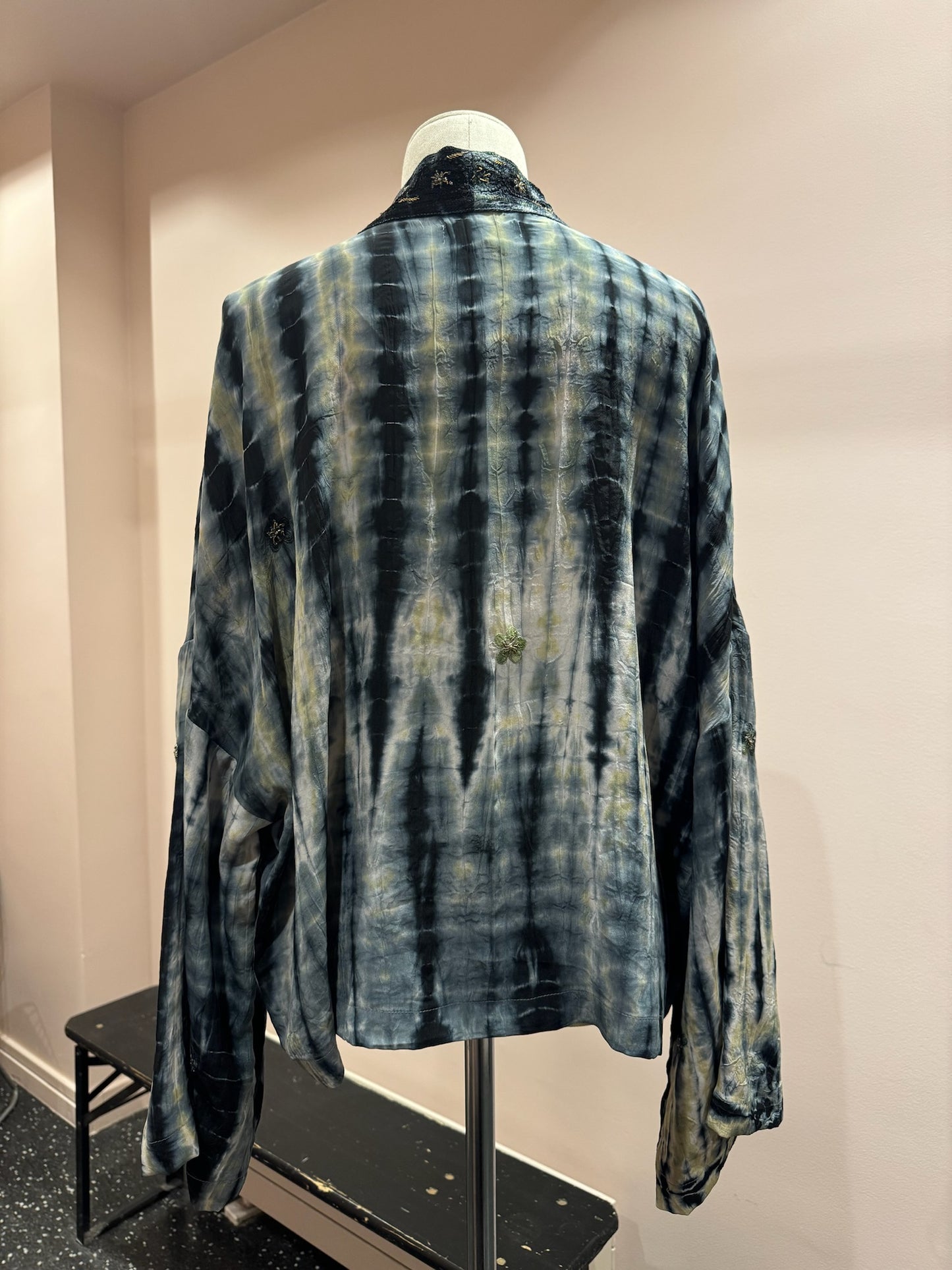 Kimono en soie et broderies