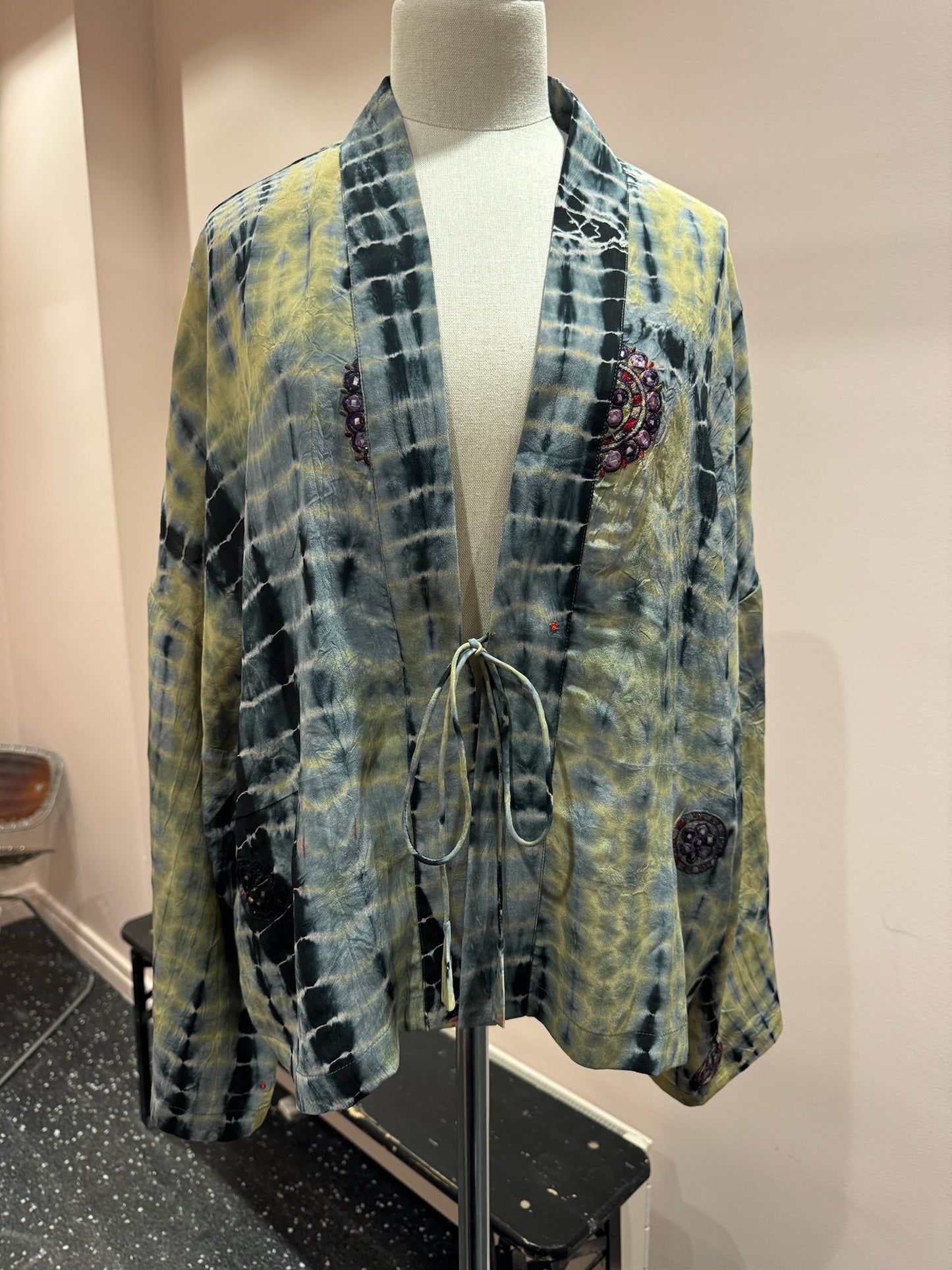 Kimono en soie et broderies