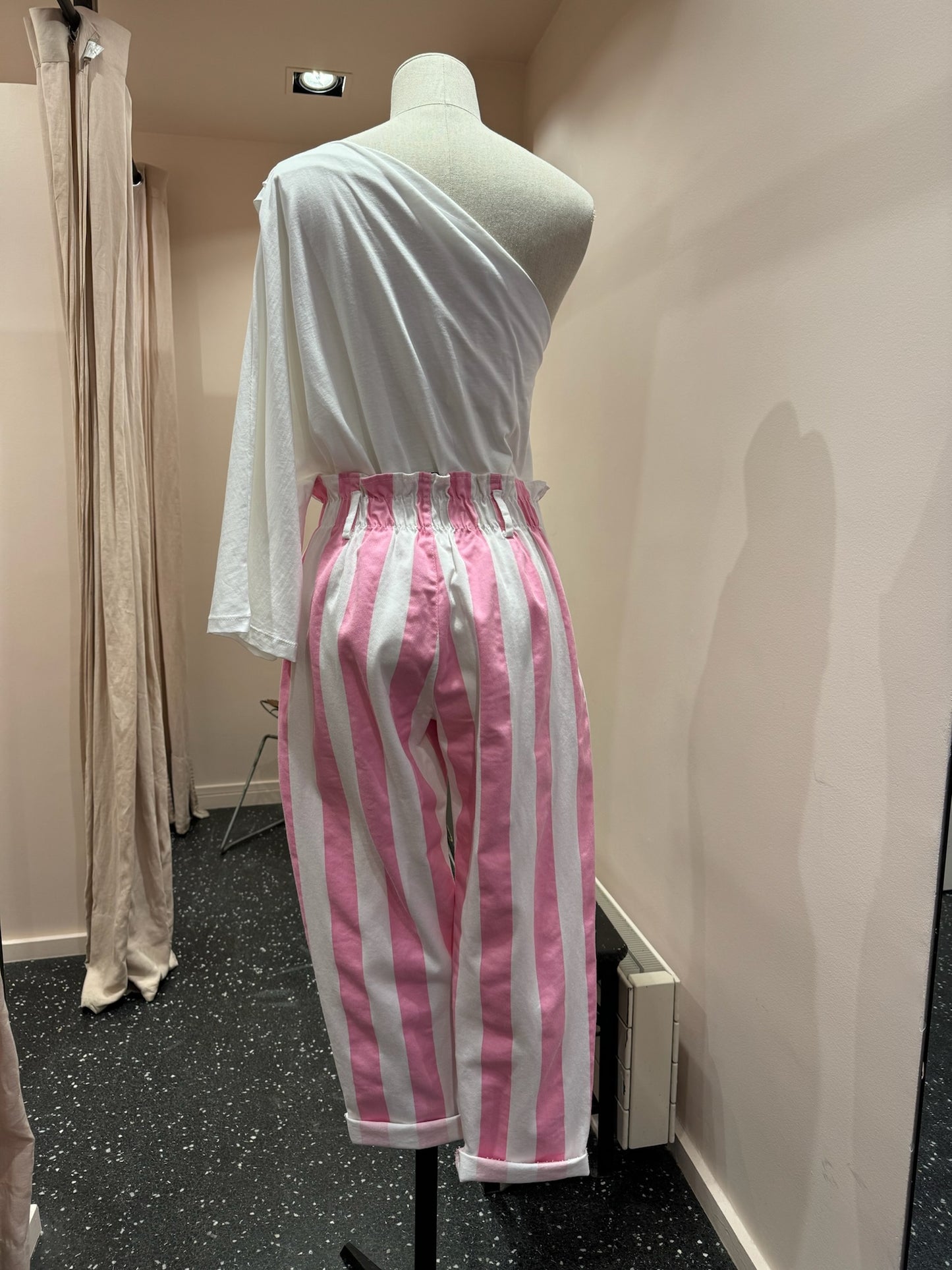 JOHANNA - Pantalon à rayures et boutons