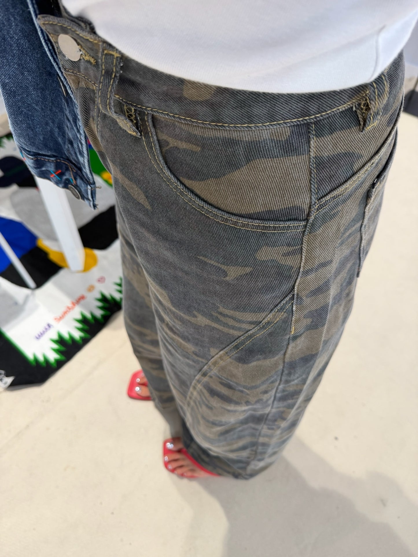 THE CORNER - Jean barrel camo
