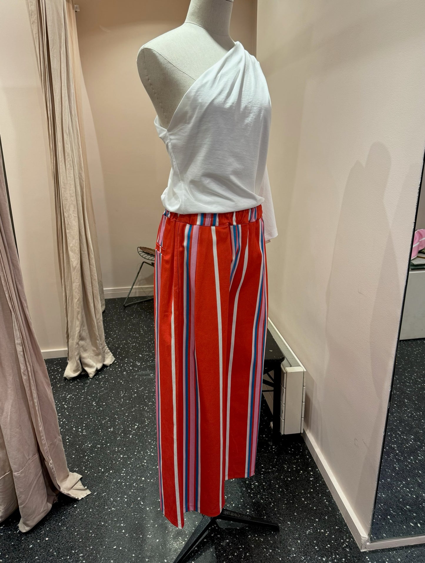 MOMENT - Pantalon à rayures multicolore