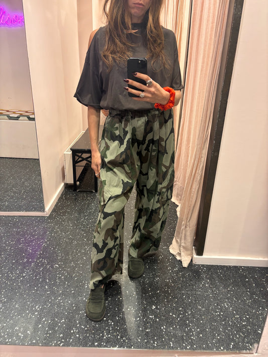 MOMENT- Pantalon cargo imprimé camouflage