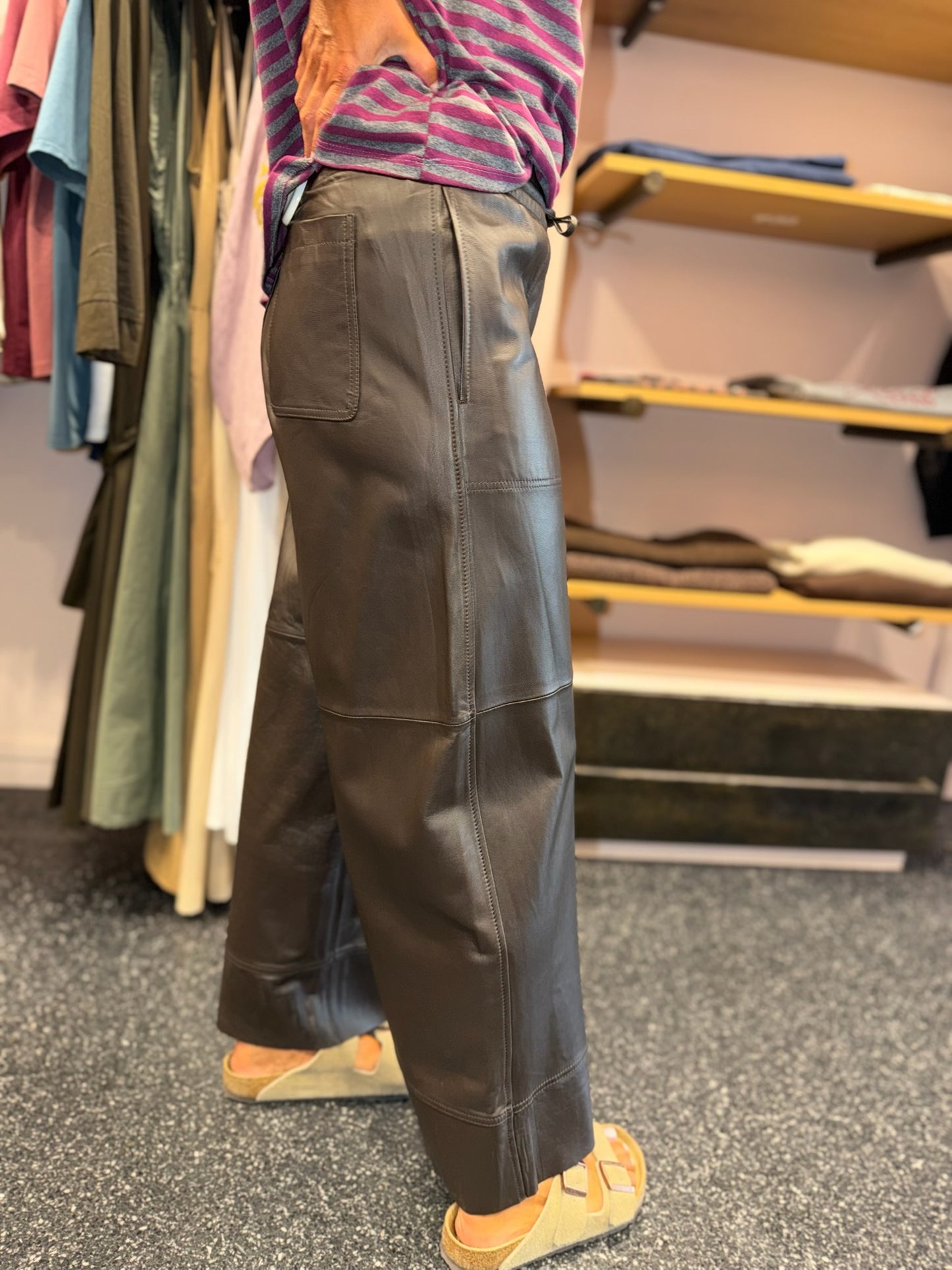 OAKQWOOD- Pantalon large en cuir