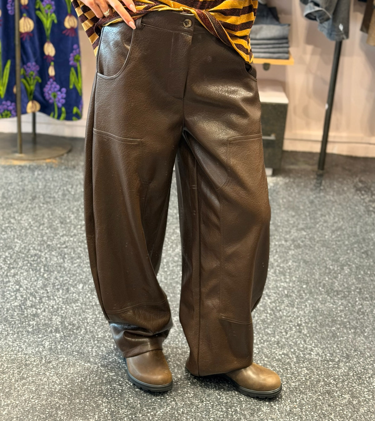 THE CORNER - Pantalon worker similicuir