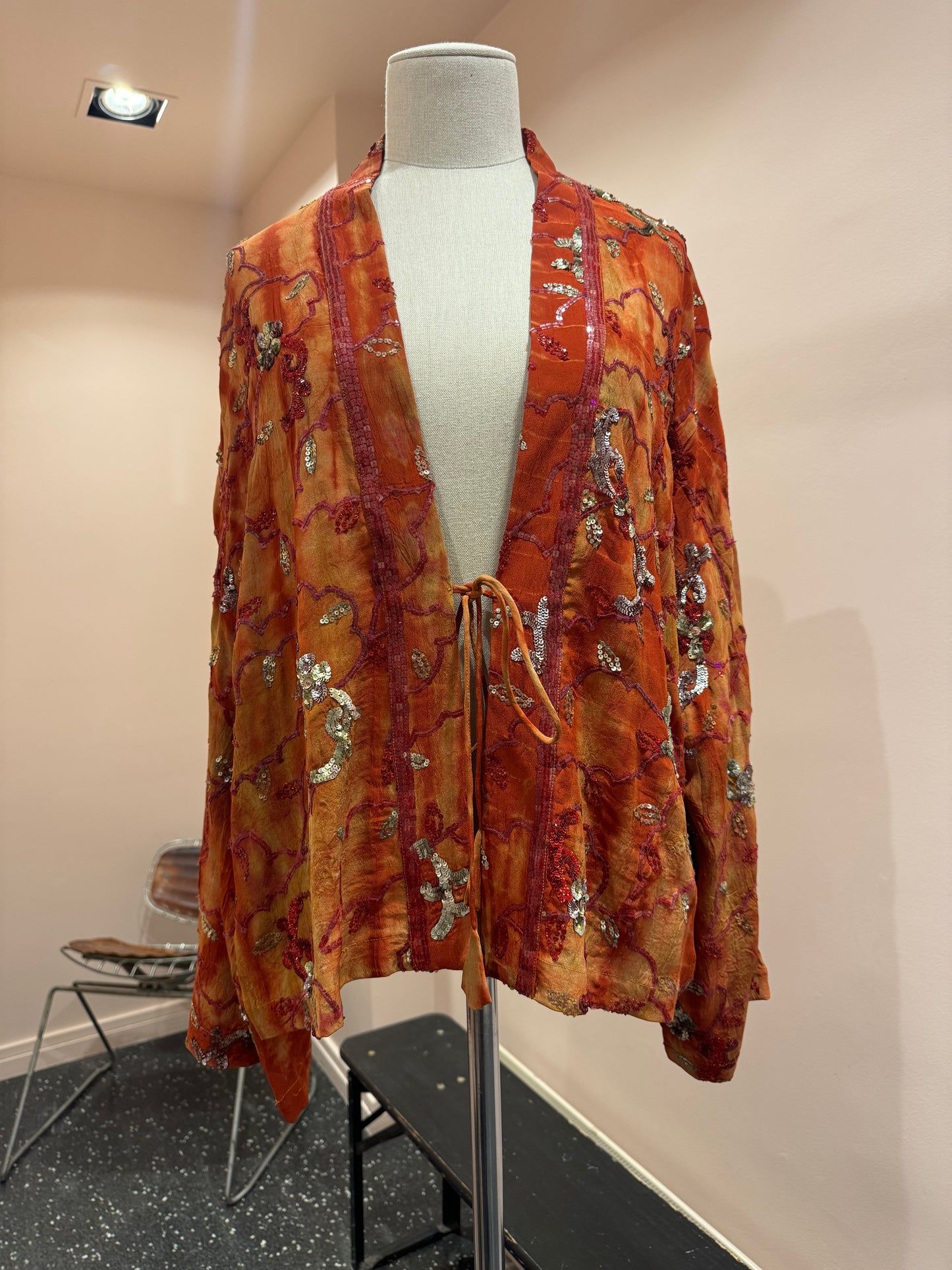 Kimono en soie et broderies