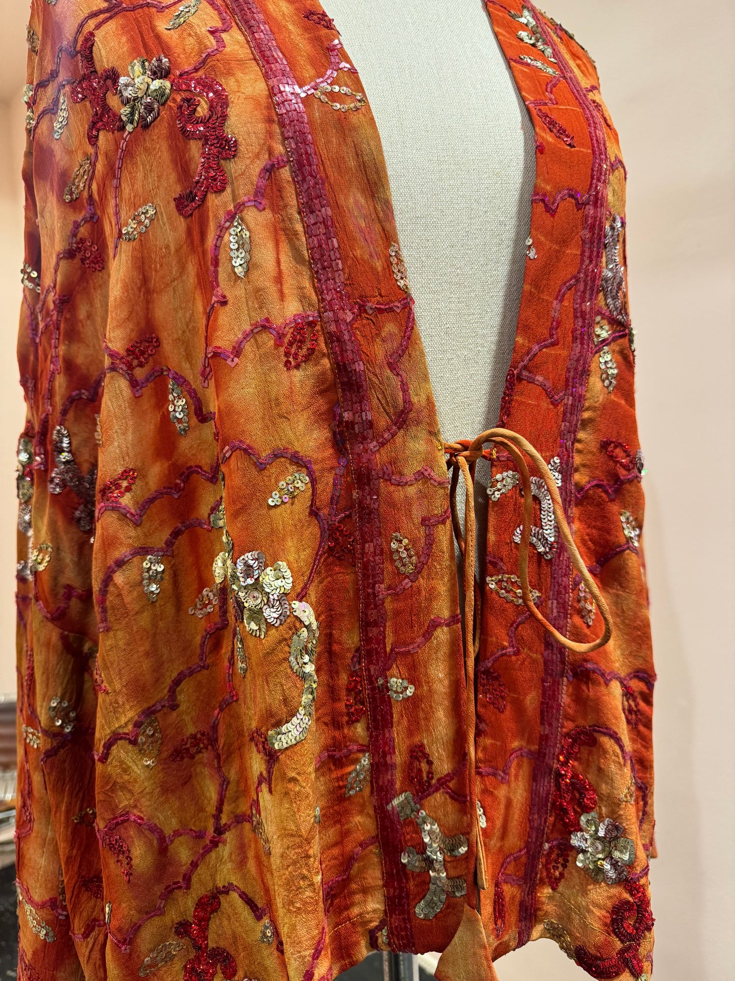 Kimono en soie et broderies