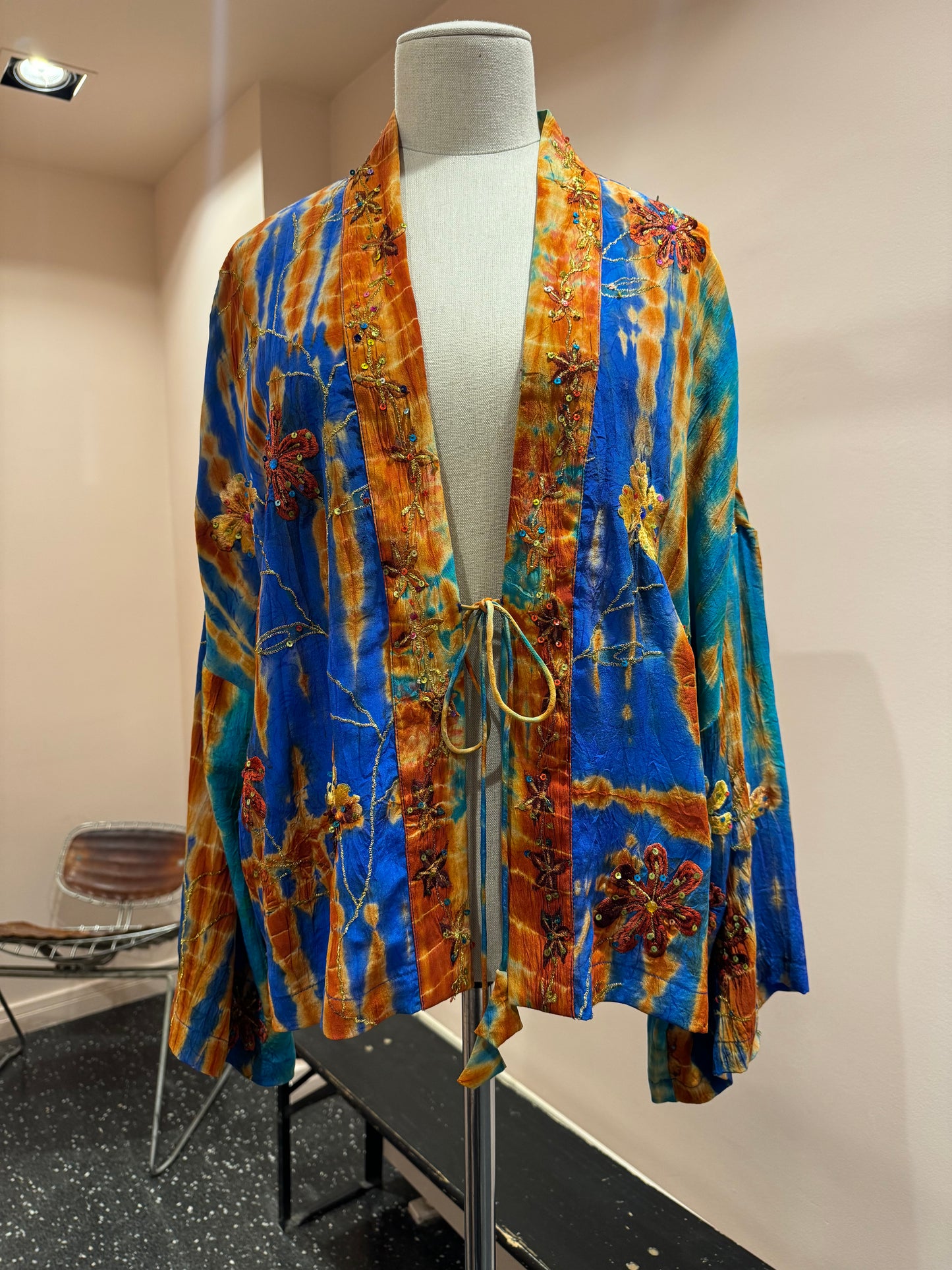 Kimono en soie et broderies