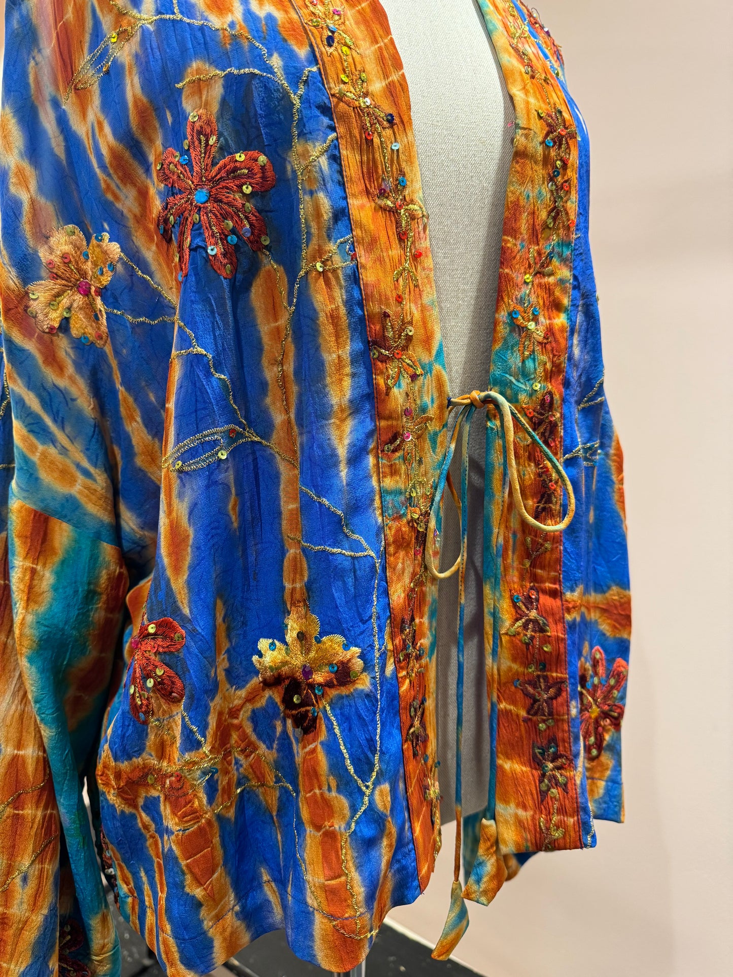 Kimono en soie et broderies