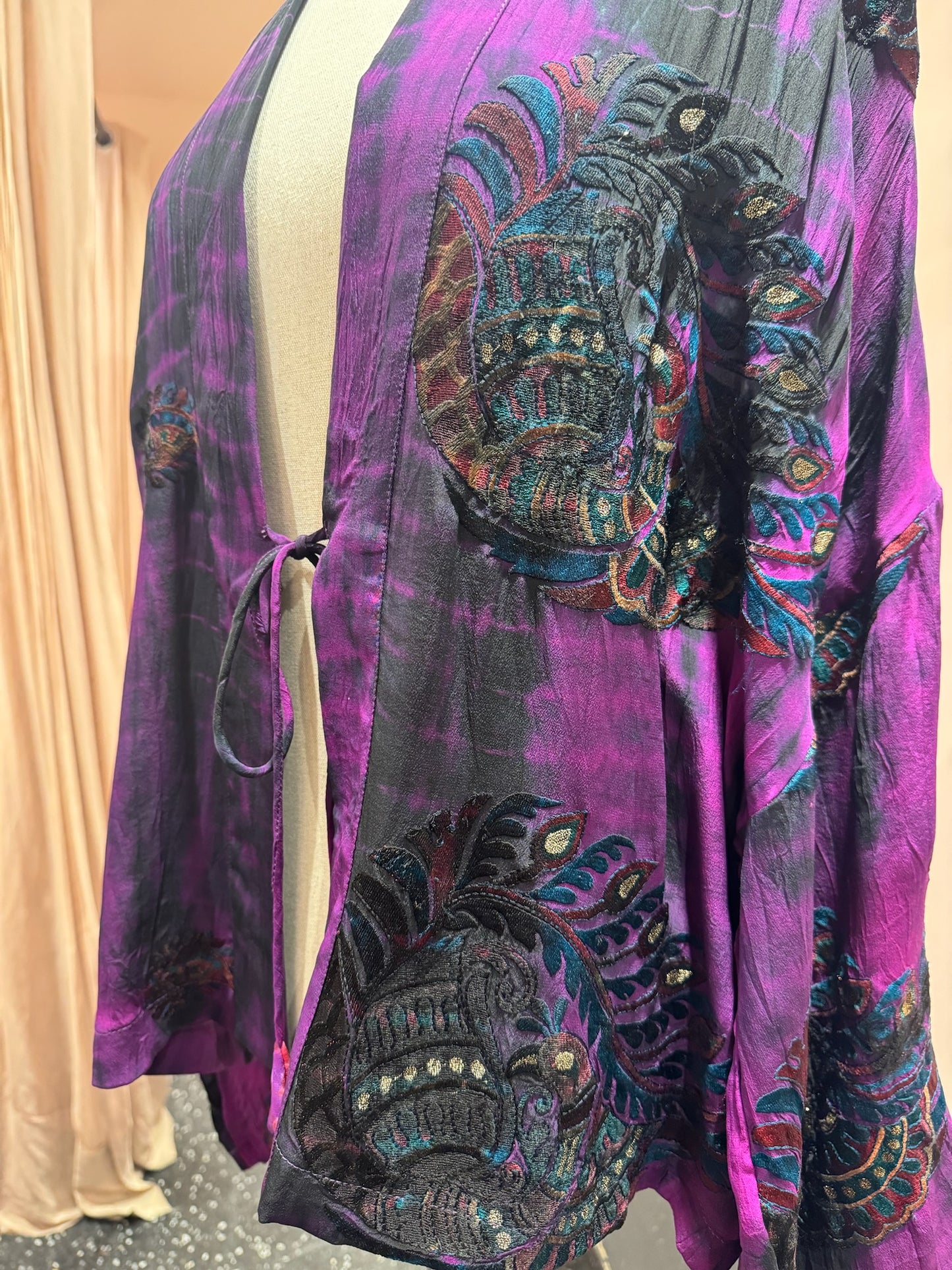 Kimono en soie et broderies