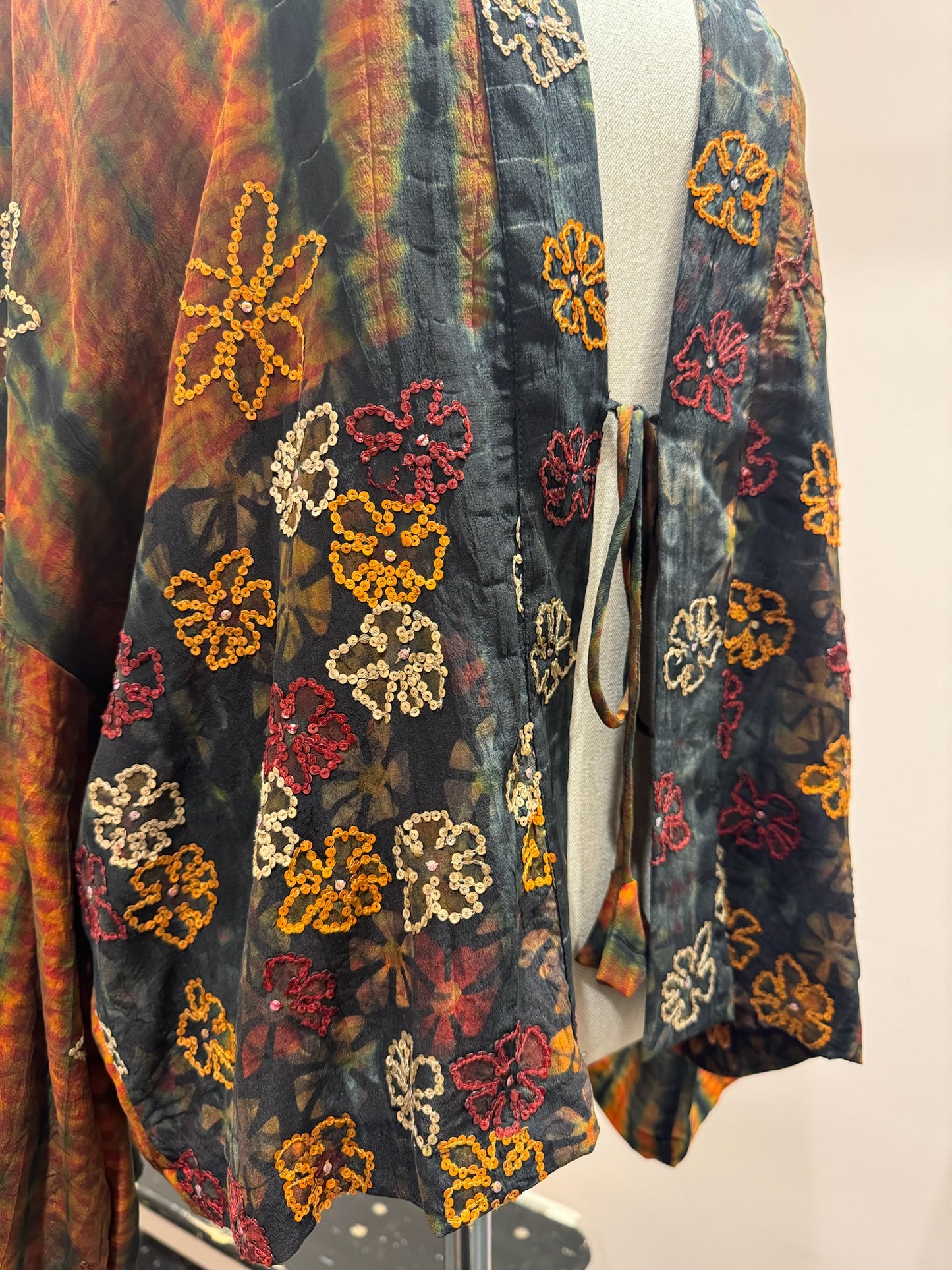Kimono en soie et broderies