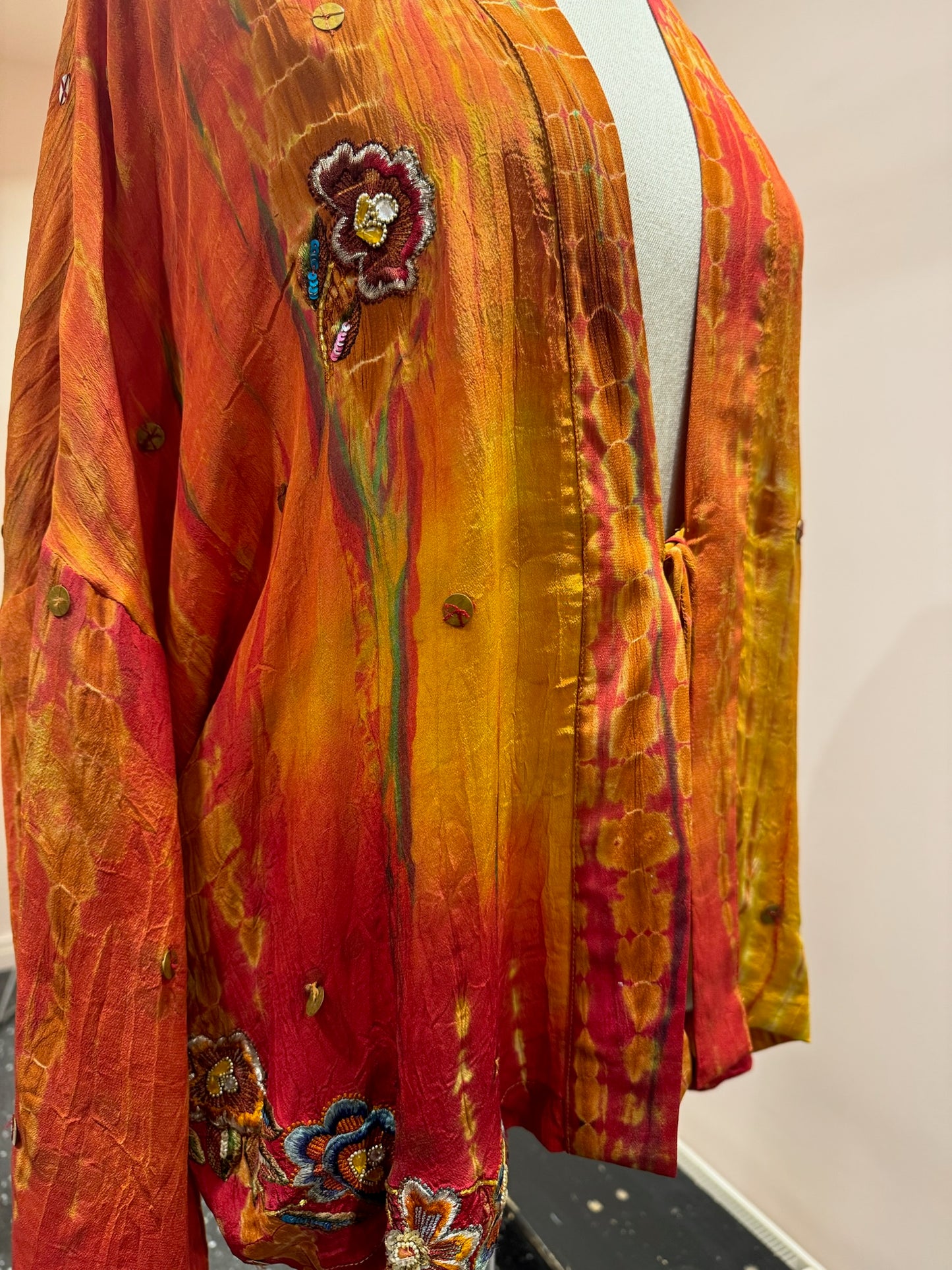 Kimono en soie et broderies
