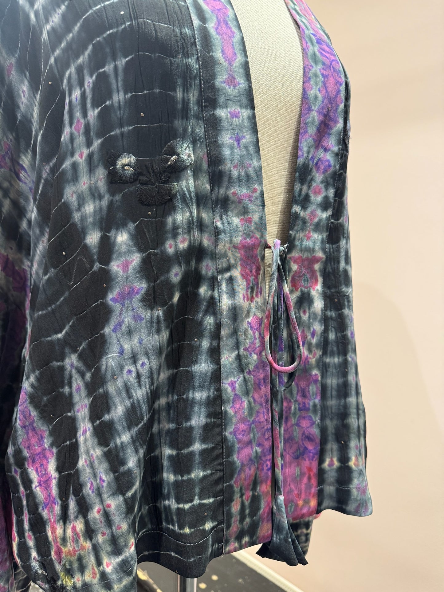 Kimono en soie et broderies
