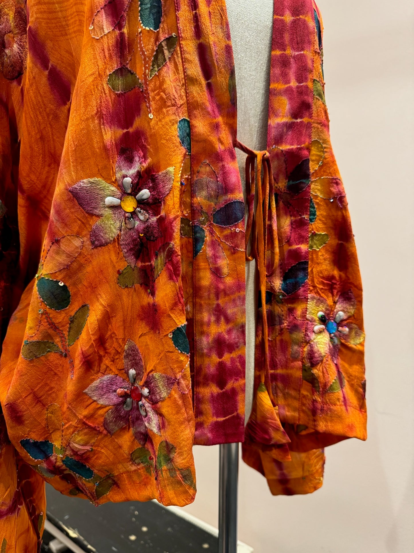 Kimono en soie et broderies