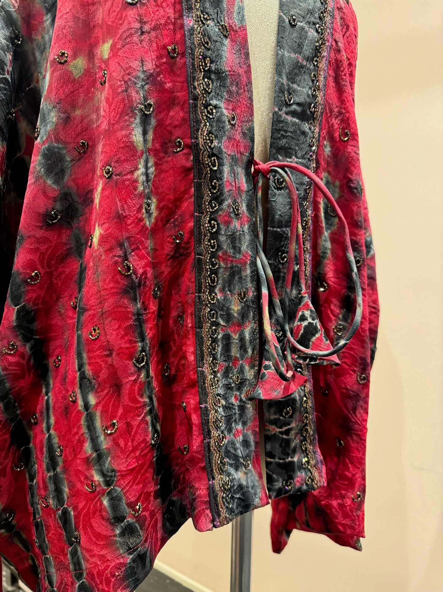 Kimono en soie et broderies