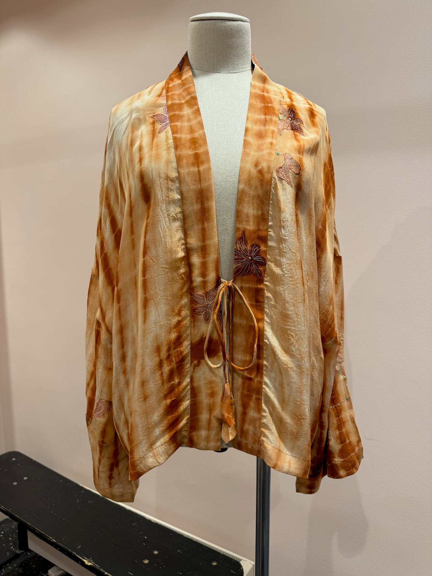 Kimono en soie et broderies