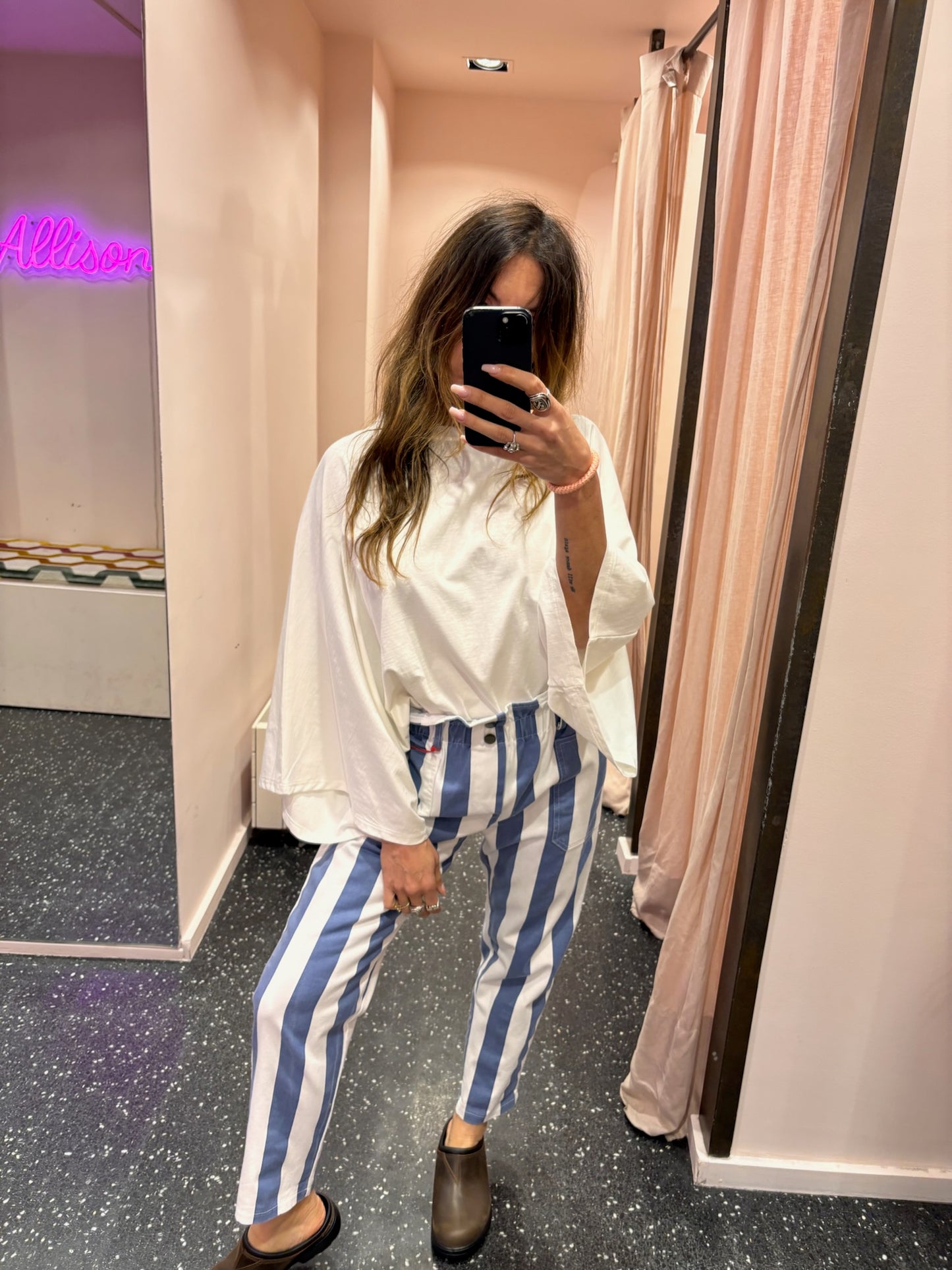 JOHANNA - Pantalon à rayures et boutons