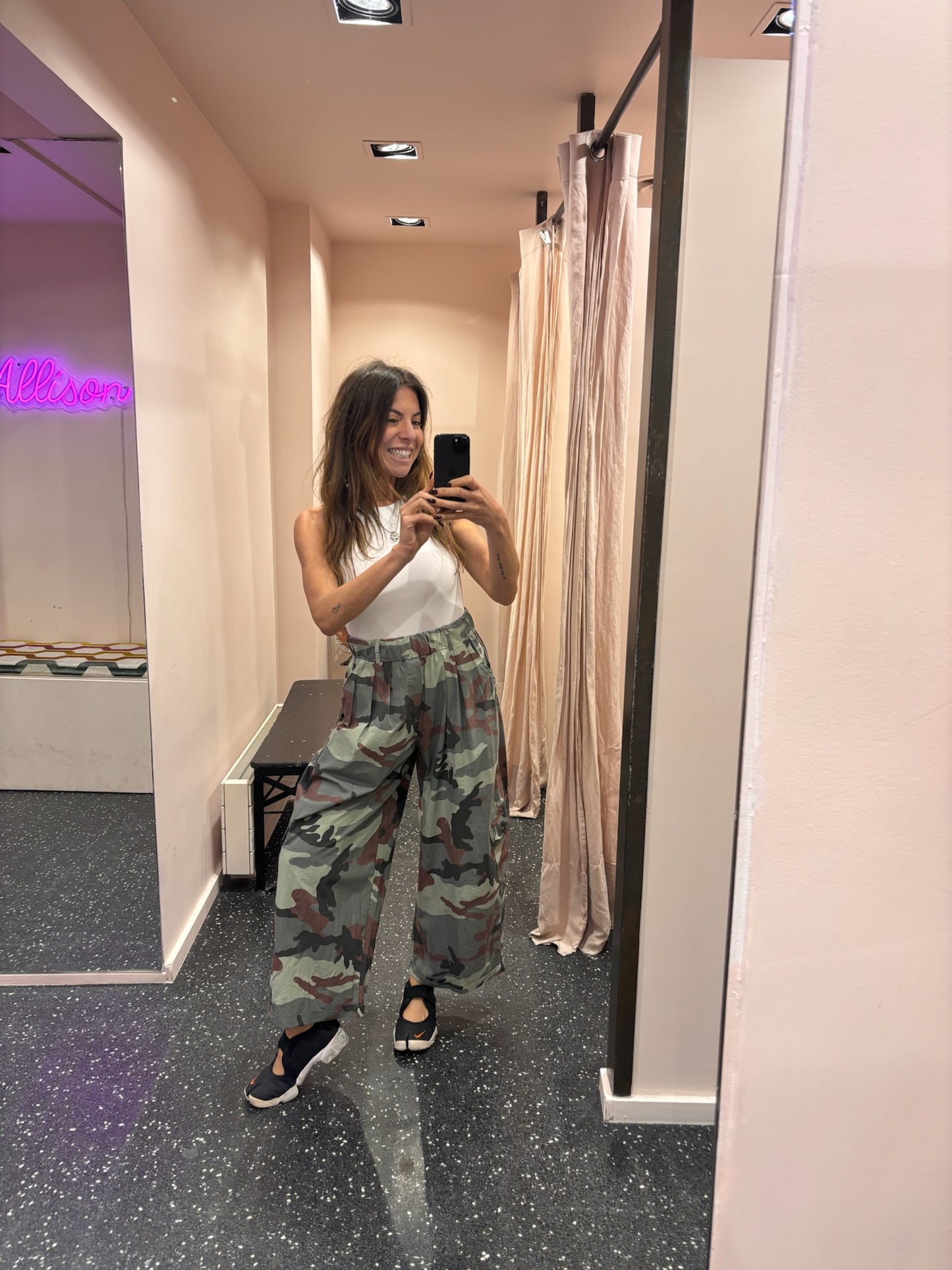 JOHANNA - cargo militaire ou uni