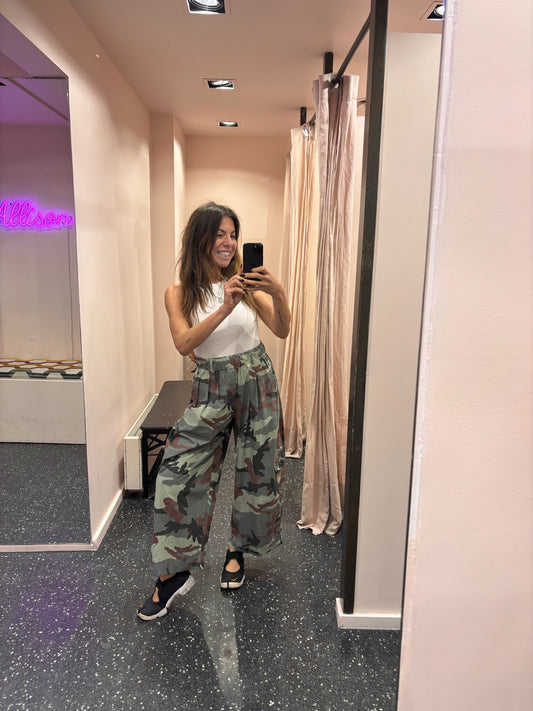 JOHANNA - cargo militaire ou uni