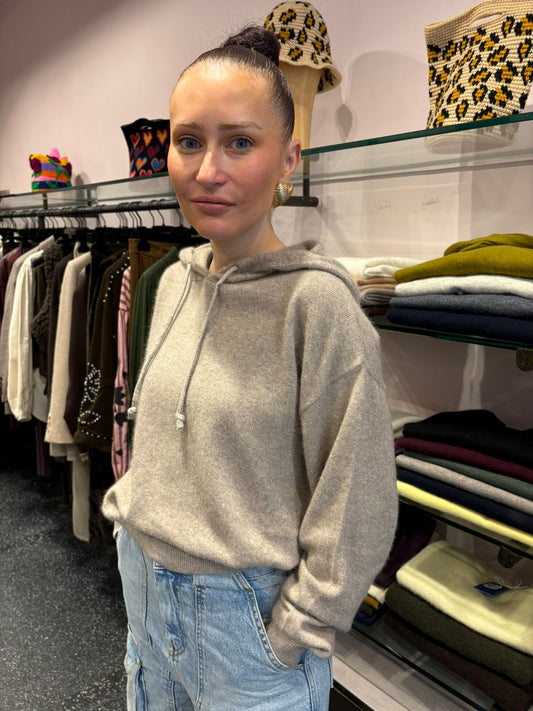 Pull à capuche en racoon et laine