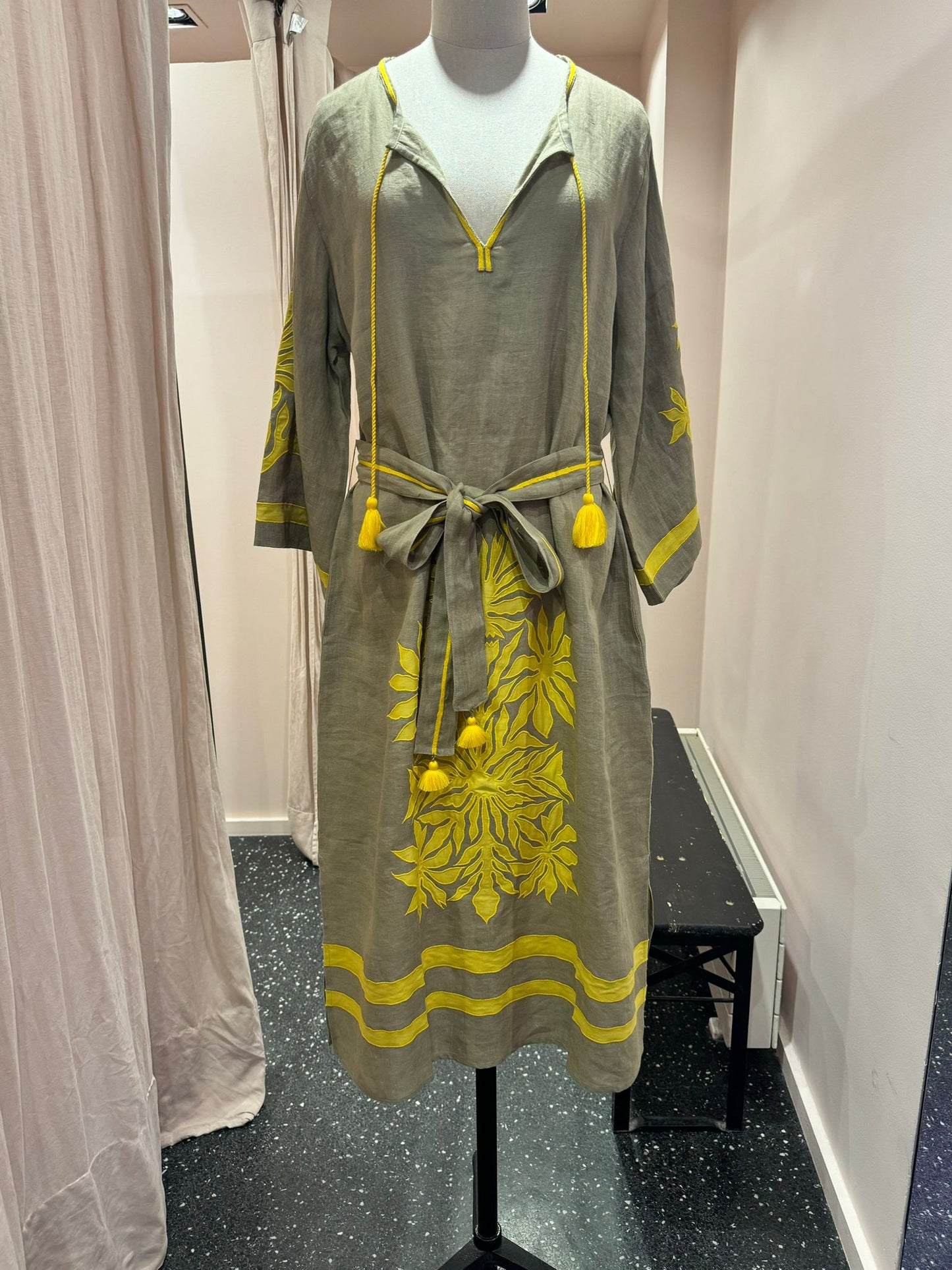 BENARAS – Robes en lin tissées main