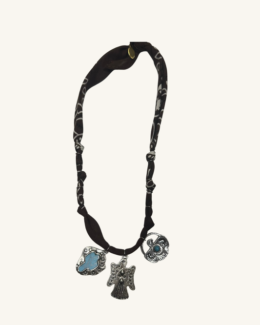 Collier Apache Bandana marron – Trio de pendentifs