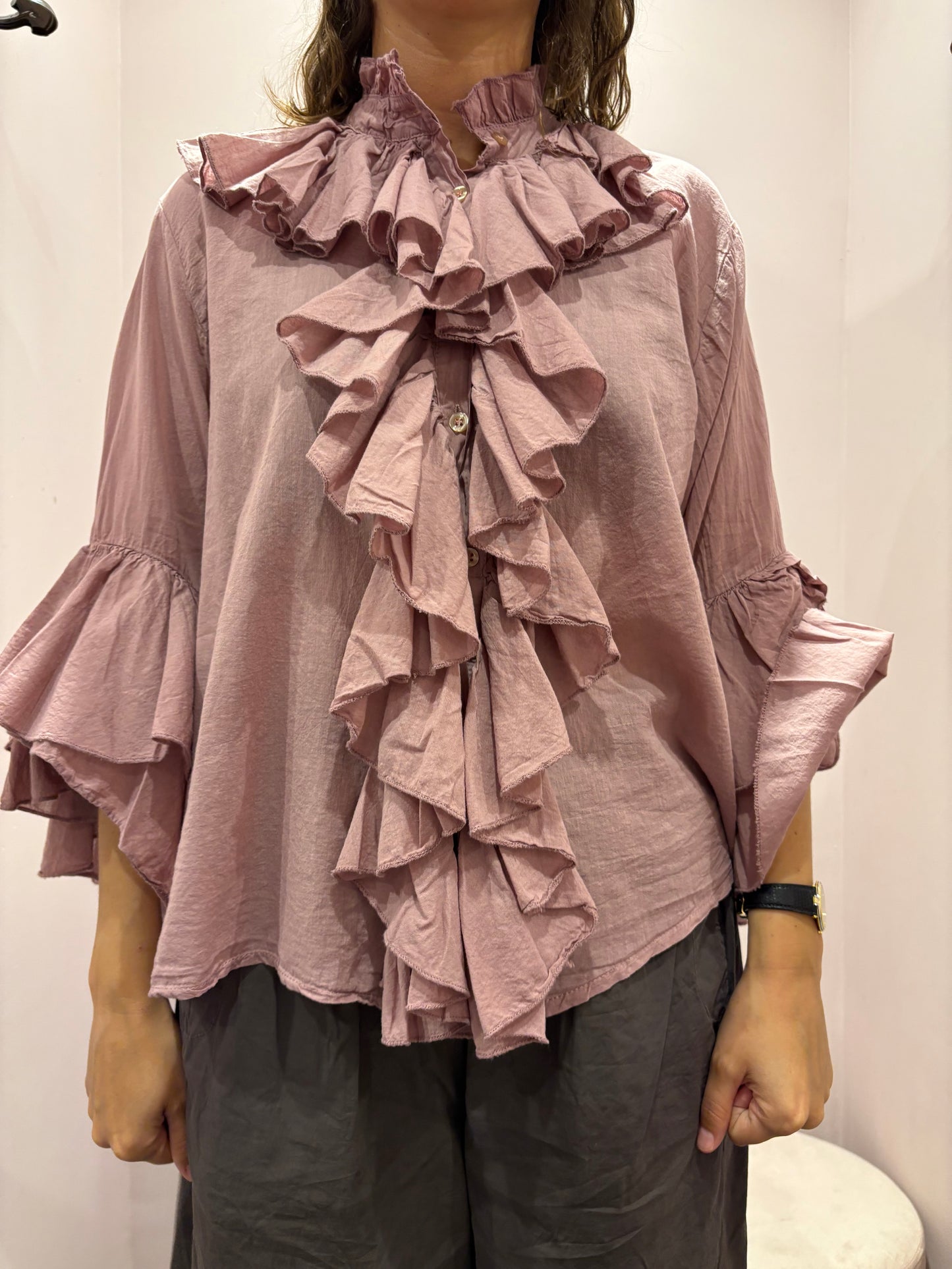 Chemise à jabots et froufrous Johanna