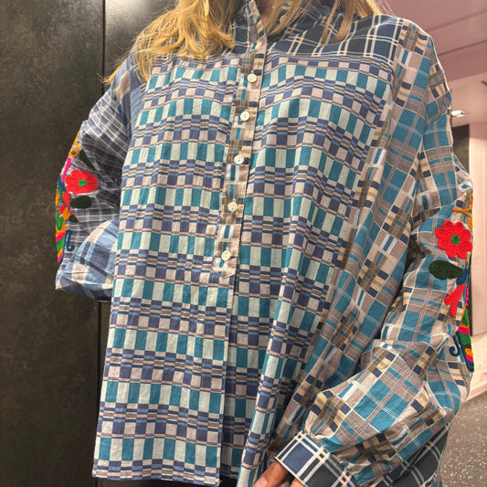 Blouse brodée bleu - création indienne